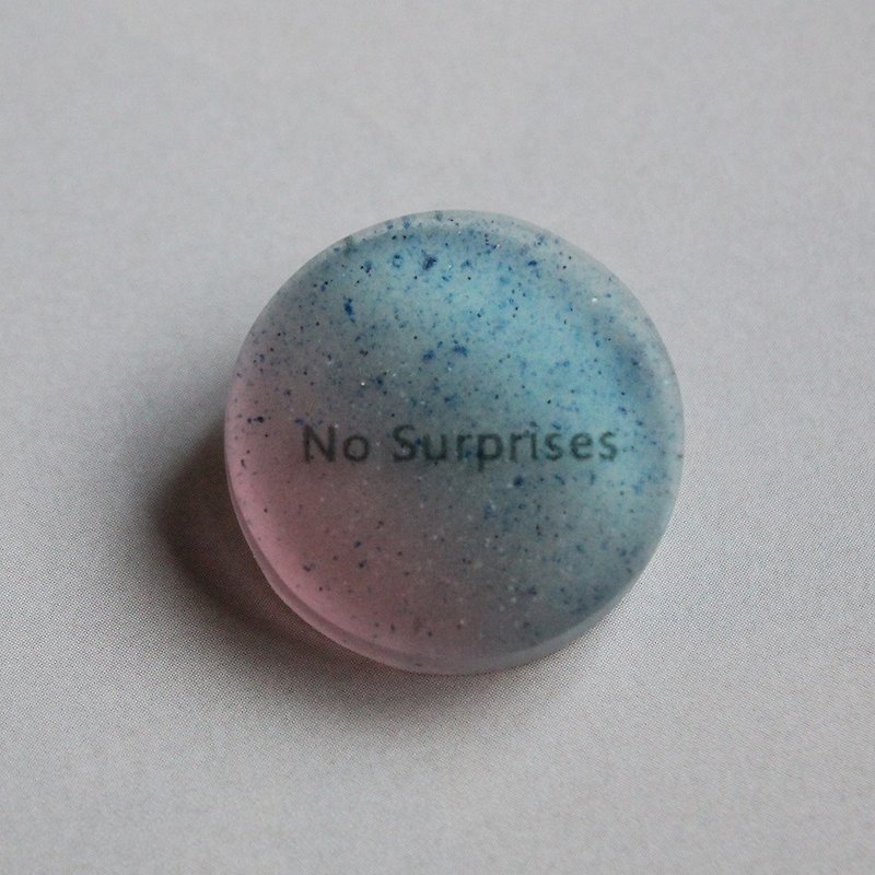 Transparent pin / No Surprises - เข็มกลัด - พลาสติก สีม่วง