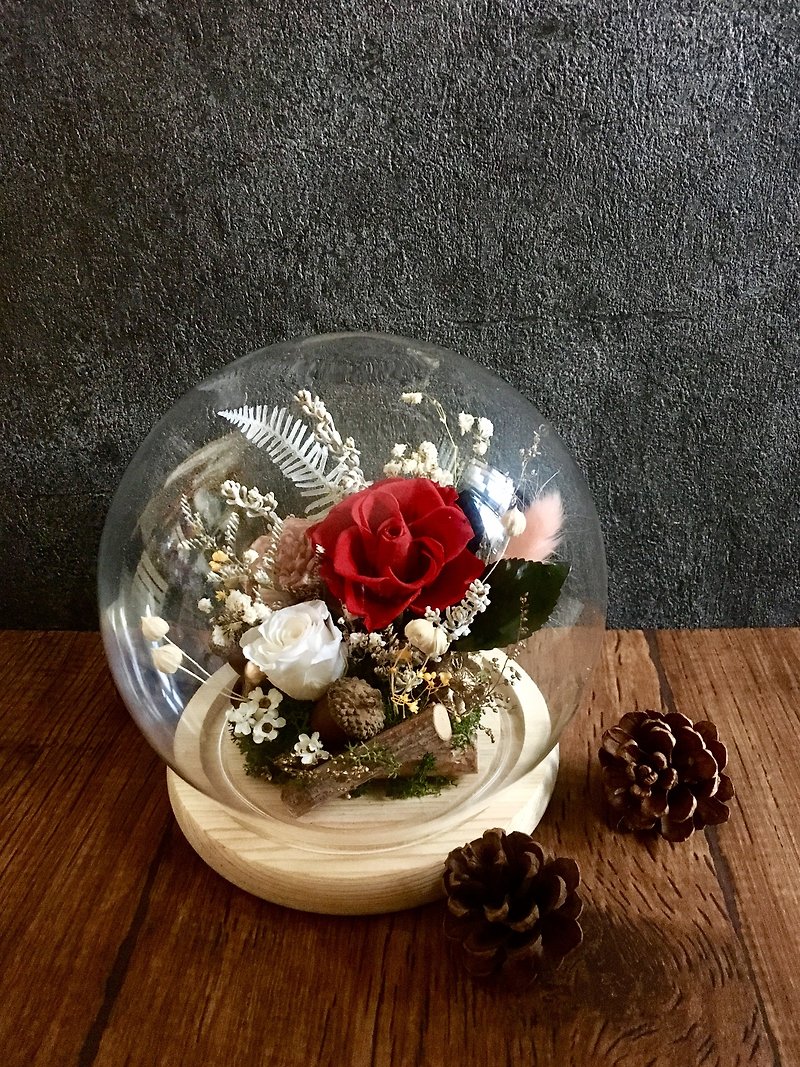 | Christmas about | No flowers. Dry flowers. Christmas. Christmas gifts. Glass ball. Flower garden