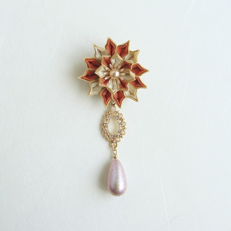 Flower and Shiny Pearl Brooch,orange,Tsumami-zaiku - เข็มกลัด - ผ้าฝ้าย/ผ้าลินิน 