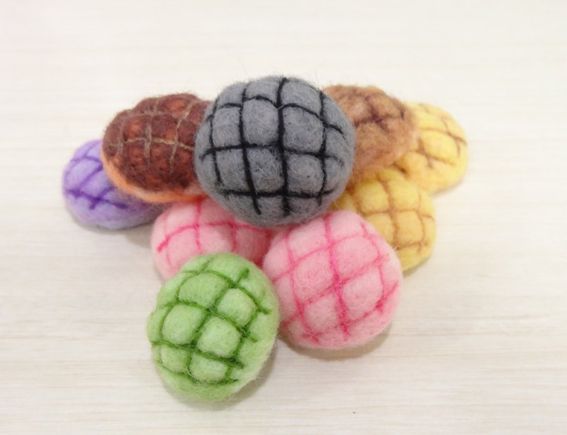 日式波羅麵包 -一組4個有特價-羊毛氈  "鑰匙圈、吊飾、擺飾" (可客製化更改顏色) - 鑰匙圈/鑰匙包 - 羊毛 多色