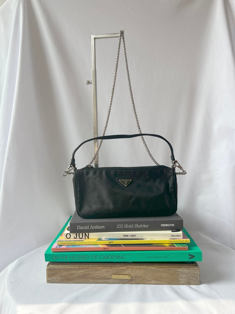Prada Nylon Tessuto Baguette Handbag 黑色降落傘腋下包 送肩帶 - 側背包/斜背包 - 其他材質 黑色