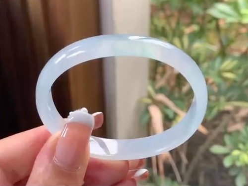 氷種 天然翡翠 ミャンマー産A貨翡翠 バングル • 氷種蛍光スカイブルー