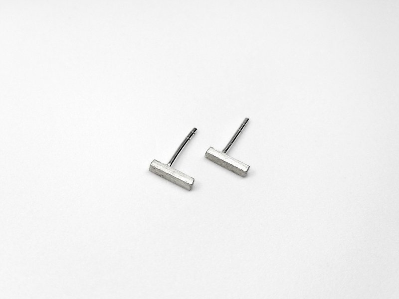 S Lee-925 silver hand made matte rectangular (middle) ear needle - ต่างหู - โลหะ 