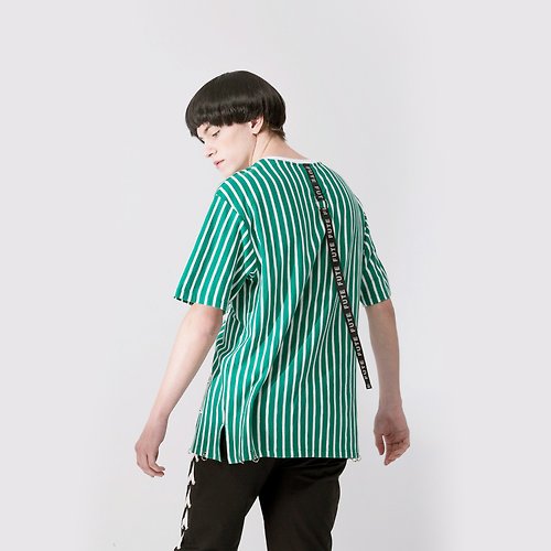 FUTE 【中性款】 鐵環裝飾條紋短袖t-shirt / 綠白條