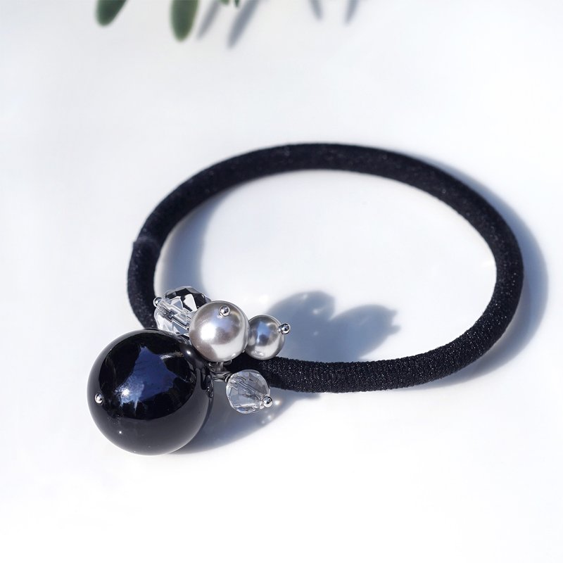 Black crystal and jewel ball hair tie Tuuli - เครื่องประดับผม - เครื่องเพชรพลอย สีดำ