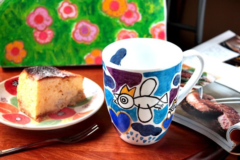 Pottery Mugs - White bird carrying a heart (rain Nimo negative scratch), mug (L) bone china