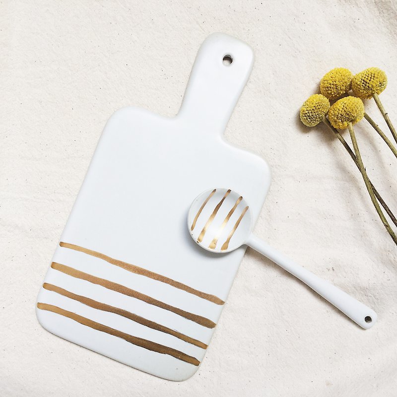 簡約金色手作陶瓷餐板－條紋 - 碟子/醬料碟 - 瓷 金色