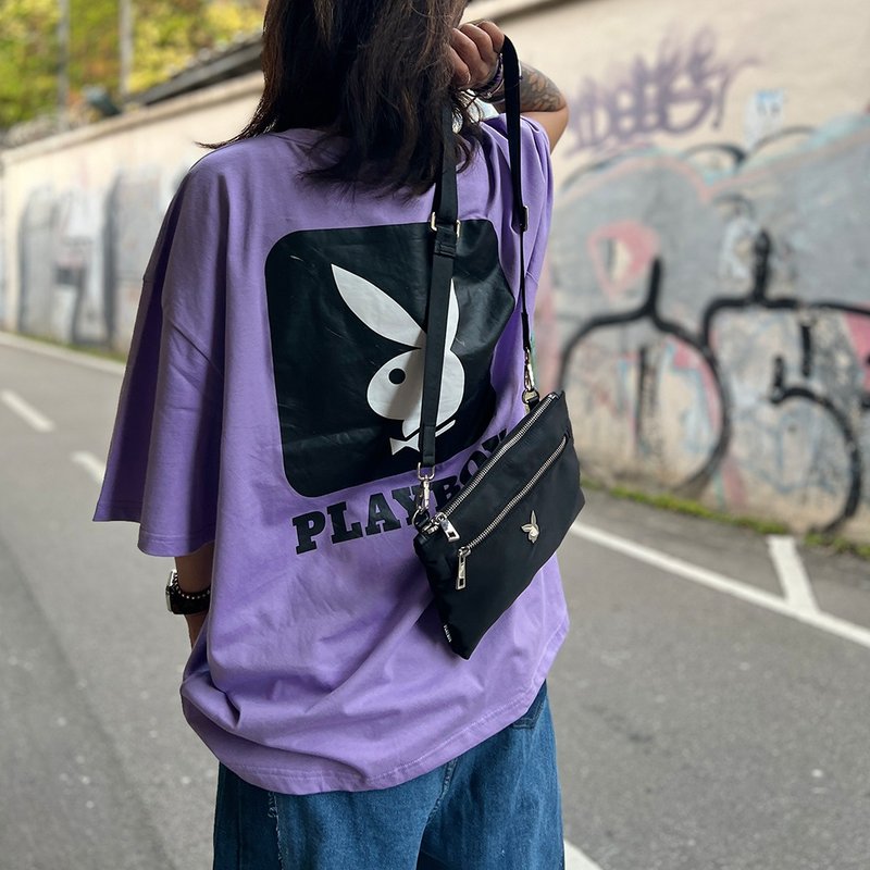 Hate Monday'' X PLAYBOY - DIAGONAL BAG斜孭袋(PBHM-FW23B39) - 側背包/斜背包 - 防水材質 銀色