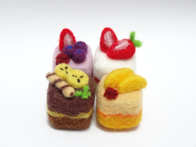 Fruit cake-Wool felt  (key ring or Decoration) - Keychains - Wool Multicolor