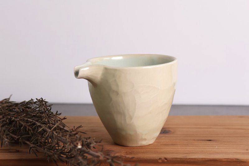 Tianqing plum gray tea cup - ถ้วย - เครื่องลายคราม 