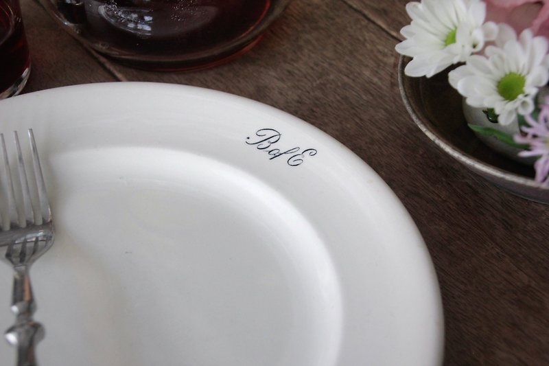 Vintage British old restaurant dinner plate_温润白
