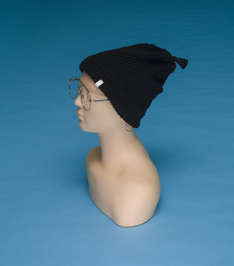 Tassel - Black TS005 hand-woven wool cap - Hats & Caps - Cotton & Hemp Black