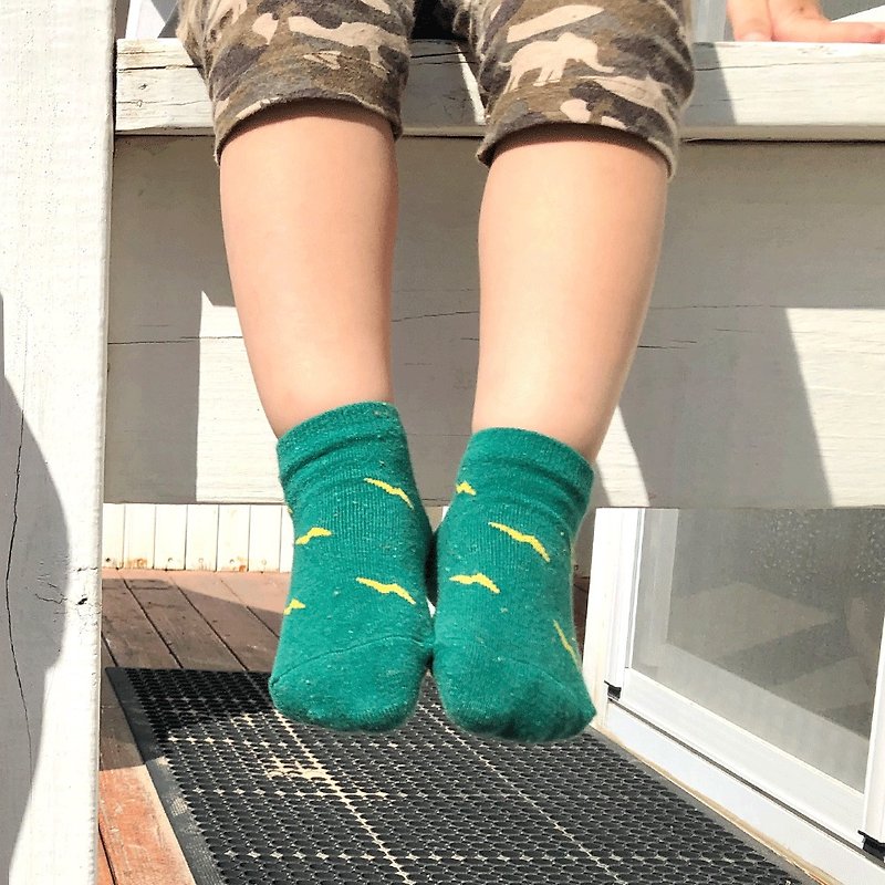 閃電天空/綠(13-15cm)-MIT兒童中筒襪 - 襪子 - 棉．麻 綠色