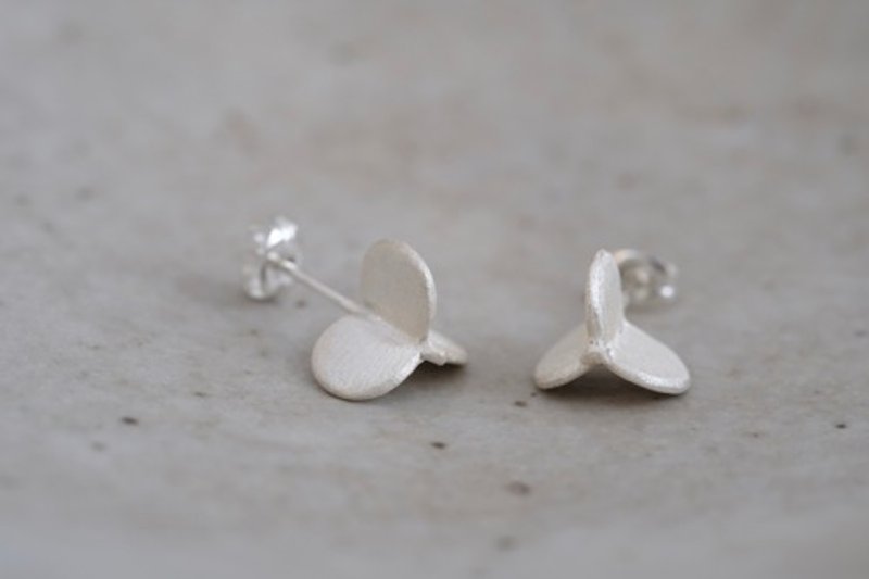 Mountain yam motif pierced earrings - Earrings & Clip-ons - Other Metals Silver
