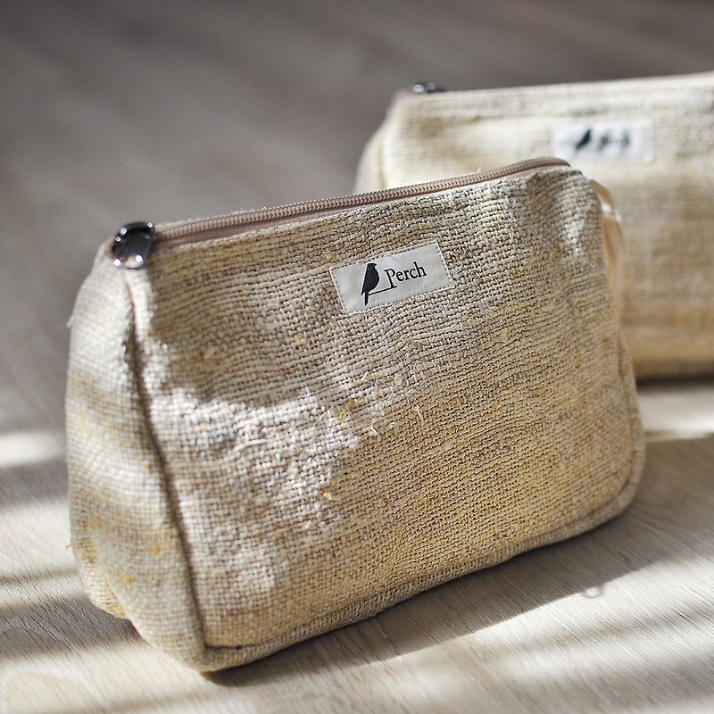 100% Hemp Nepalese Handmade Three-dimensional Cosmetic Bag Storage Bag_Fair Trade - กระเป๋าเครื่องสำอาง - ผ้าฝ้าย/ผ้าลินิน สีกากี