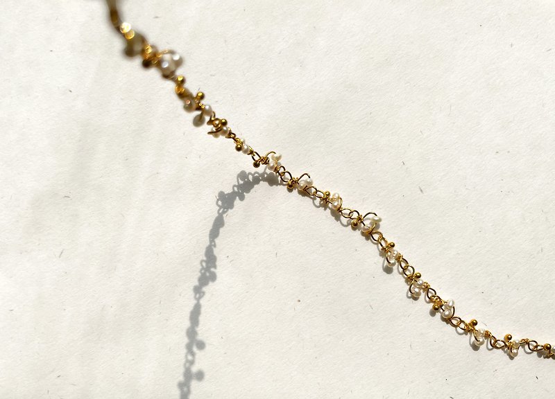 Weaving freshwater pearl necklace