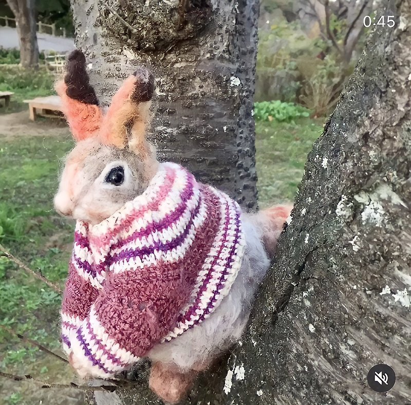 Wool Stuffed Dolls & Figurines - Eurasian red  squirrel in a pink Nordic sweater made with wool felt