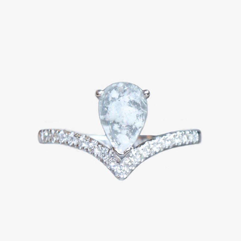 Memorial K Gold Ring - Tear w/ V Shaped Diamond-edged Ring Arm Design - General Rings - Glass White