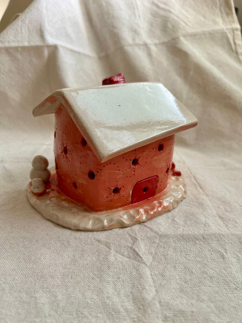 溫暖小屋 H9.5cm - 香氛蠟燭/燭台 - 陶 