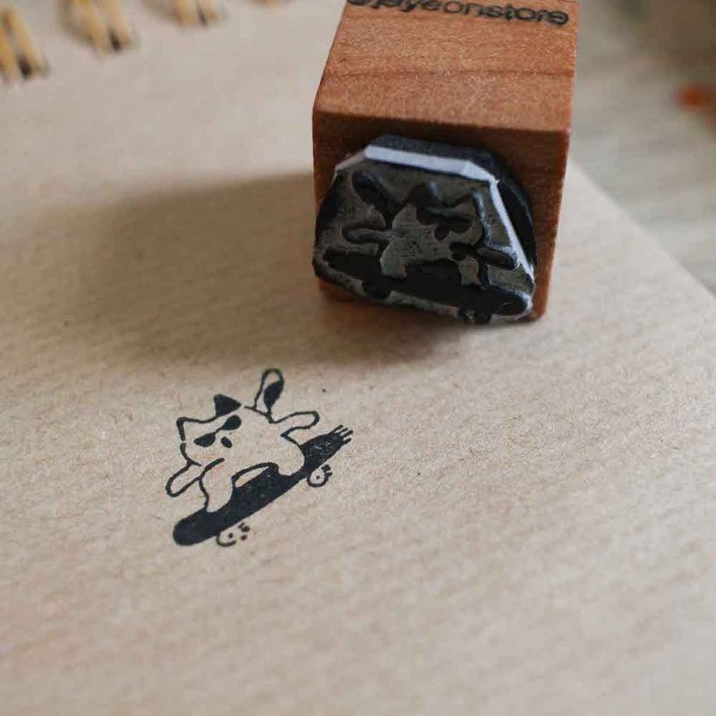 (Jayeon Store Wood Stamp Series) Cat riding a skateboard - ตราปั๊ม/สแตมป์/หมึก - ไม้ 