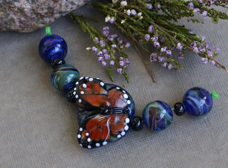 Glass Pottery & Glasswork Blue - Lampwork beads set with red monarch butterfly, handmade blue glass beads