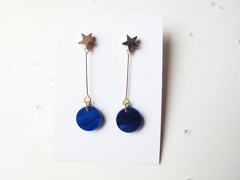 Rosy Garden star and blue resin  earrings - ต่างหู - วัสดุอื่นๆ สีน้ำเงิน