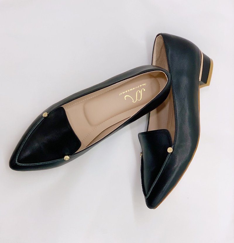Leto-Black-Textured Double Gold Buckle Pointed Toe Low Heels - รองเท้าอ็อกฟอร์ดผู้หญิง - หนังแท้ สีดำ