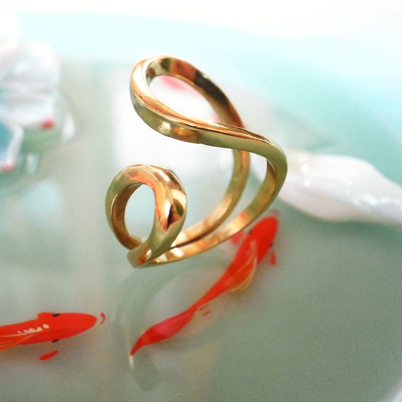 Minimal streamline opening ring anti-allergic brass - แหวนทั่วไป - โลหะ สีทอง