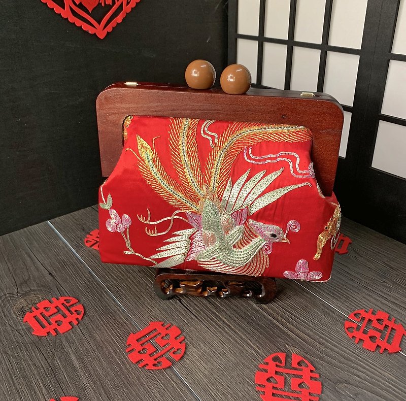 Phoenix's love - Wooden Kisslock handbag with Second handed Qua - Handbags & Totes - Other Materials Multicolor