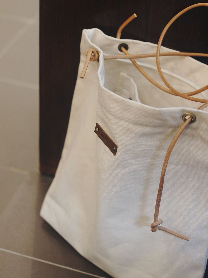 Original handmade beige white shoulder canvas bag female art side backpack summe - Messenger Bags & Sling Bags - Cotton & Hemp White
