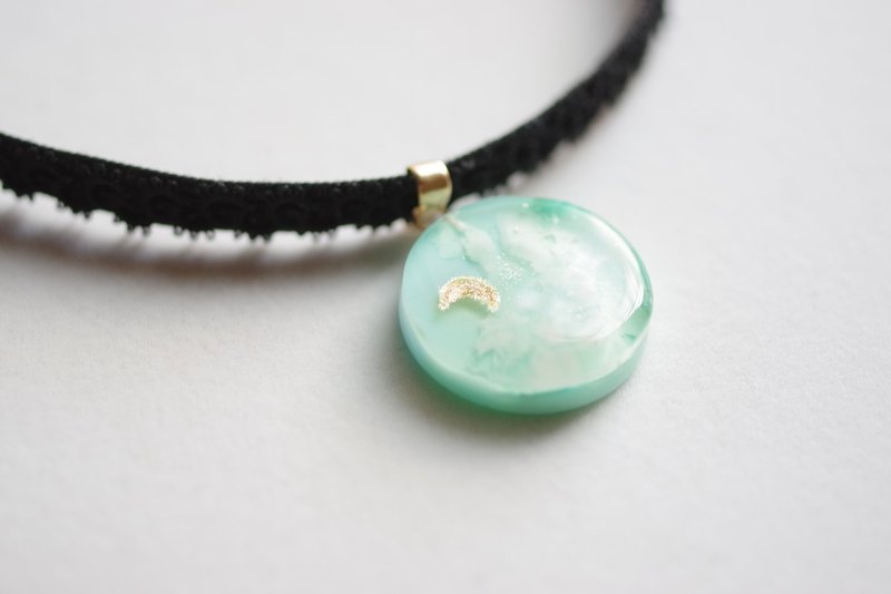 樹脂藝術 方形吊墜・夜色深處 - 項鍊 - 樹脂 綠色