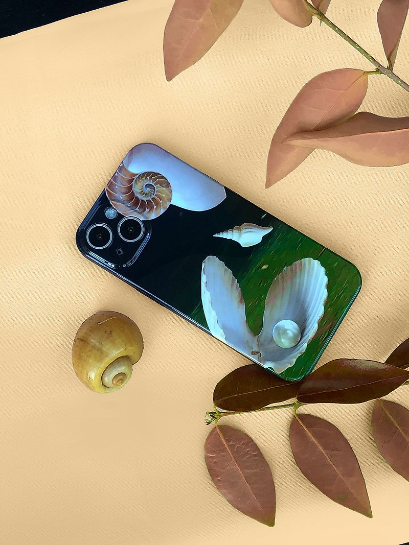 Shell Conch iPhone Case Video Art Creation Glossy Soft Case - เคส/ซองมือถือ - วัสดุอื่นๆ สีเขียว