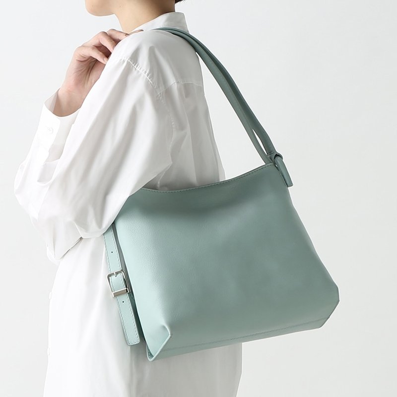 Yozora Night Sky Embossed Leather Two-Purpose Bag M-Glacier Blue - กระเป๋าถือ - หนังแท้ สีน้ำเงิน