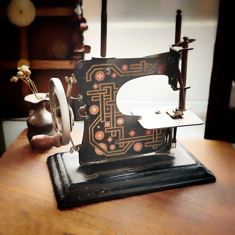 1920s Art deco antique small sewing machine - ของวางตกแต่ง - โลหะ สีดำ