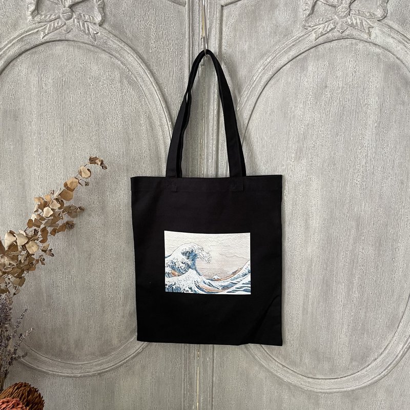 A4 Size Ukiyoe tote bag, Ukiyoe - Hokusai's big wave - กระเป๋าถือ - ผ้าฝ้าย/ผ้าลินิน สีดำ