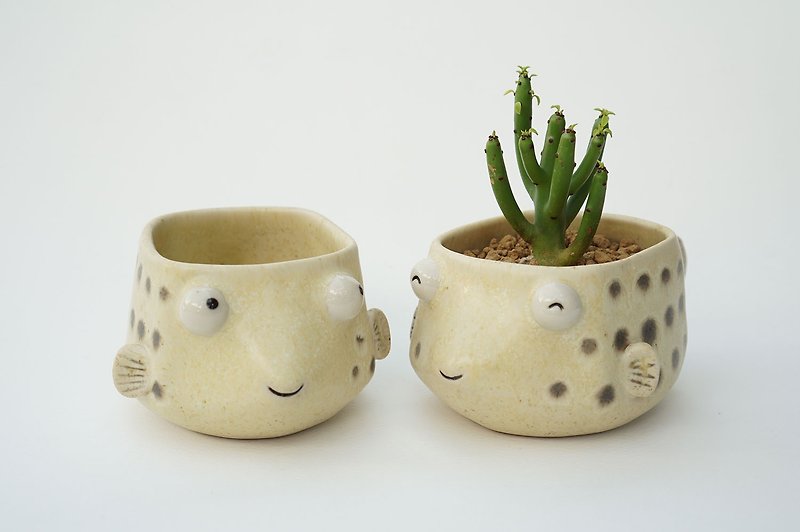 Puffer pot , Puffer plant pot , Handmade ceramics , pottery - Plants - Pottery Yellow