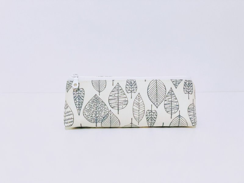 Triangular three-dimensional pencil case, cosmetic bag, storage bag - Pencil Cases - Cotton & Hemp White