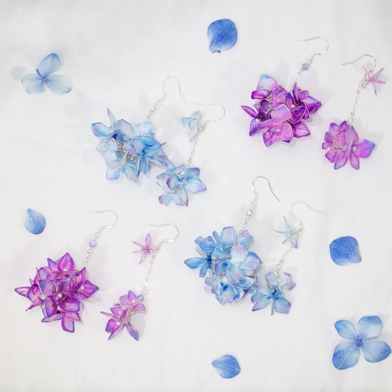 Mirror Hydrangea Resin Asymmetric Earrings - ต่างหู - เรซิน สีน้ำเงิน