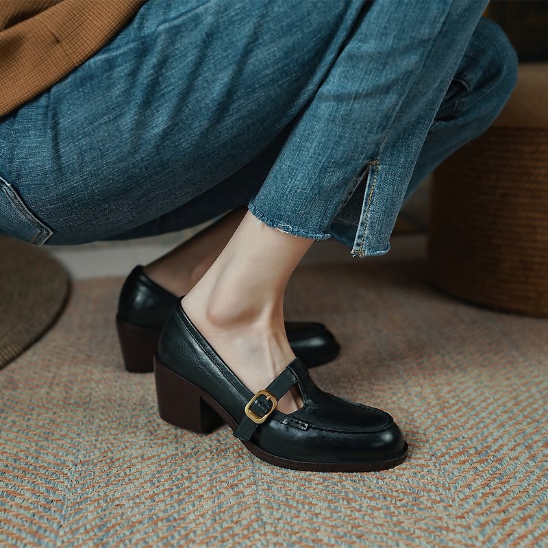 Women's shallow mouth high heels belt buckle round toe chunky heel shoes - รองเท้าอ็อกฟอร์ดผู้หญิง - หนังแท้ สีดำ