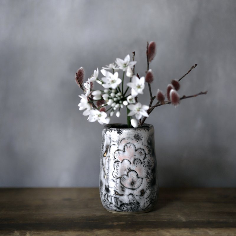 白化粧泥絵の花器 - 花瓶/花器 - 陶 白色