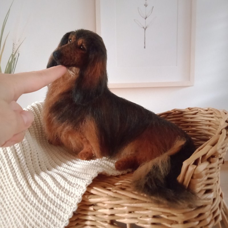 Ready to ship 6 inches (15 cm) height Miniature realistic Longhaired Dachshund - 玩偶/公仔 - 其他材質 咖啡色