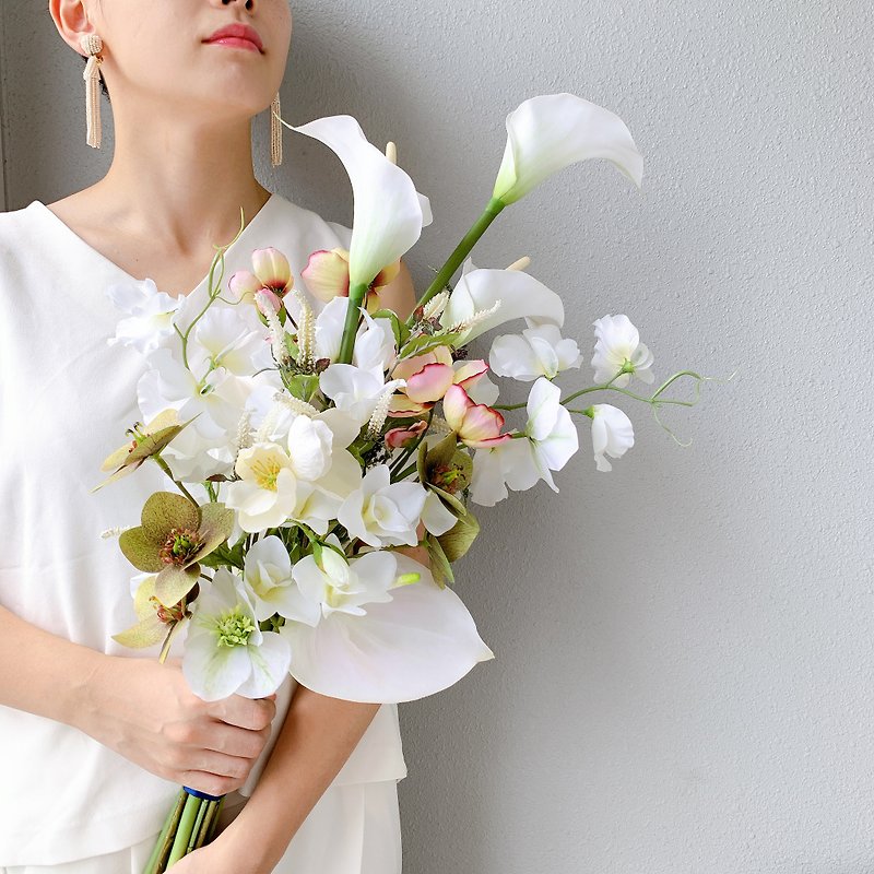 bridal bouquet wedding bouquet elegant white calla lily arm bouquet - ตกแต่งต้นไม้ - พืช/ดอกไม้ ขาว