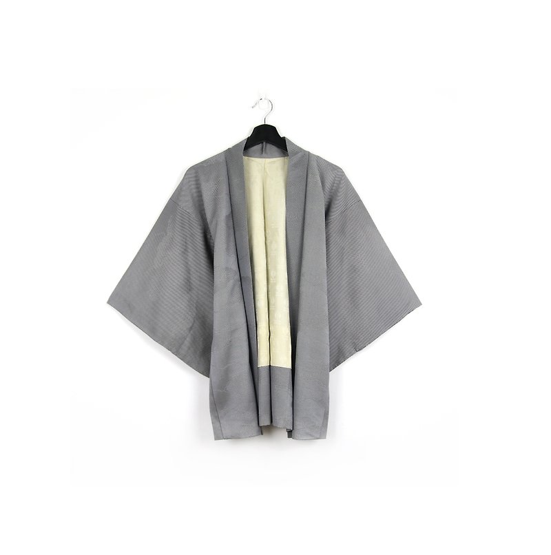 グリーン・ジャパンに戻ってきた羽織りライトグレー/ヴィンテージ着物 - ジャケット - シルク・絹 