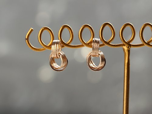 A.N 14kgf-three rings pierced earrings