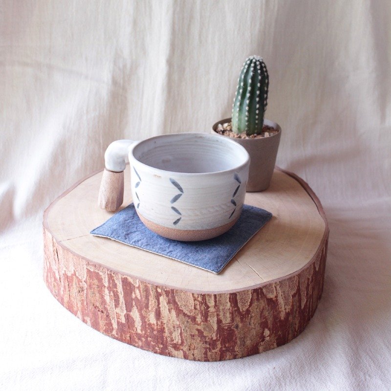 Ceramic coffee cup - Pottery & Ceramics - Paper White