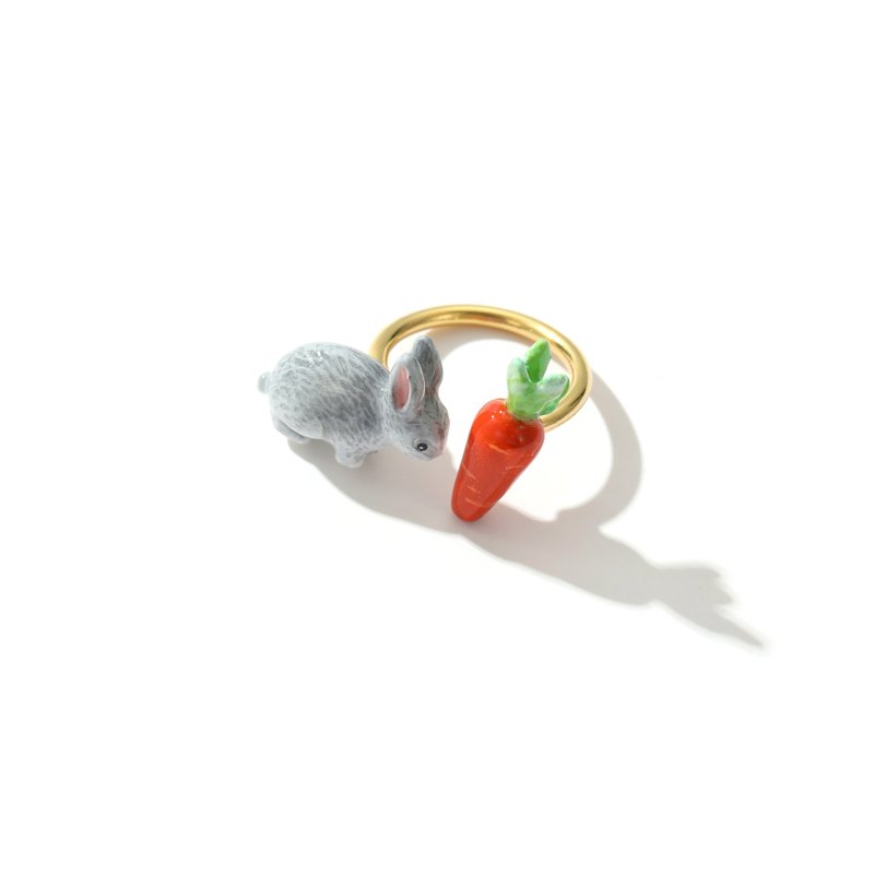 Cute and eye-catching painted enamel rabbit and carrot ring (size can be fine-tuned) - แหวนทั่วไป - วัตถุเคลือบ 