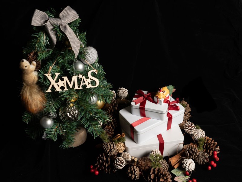 Six-Piece Canelé Gift Box - Cake & Desserts - Other Materials White