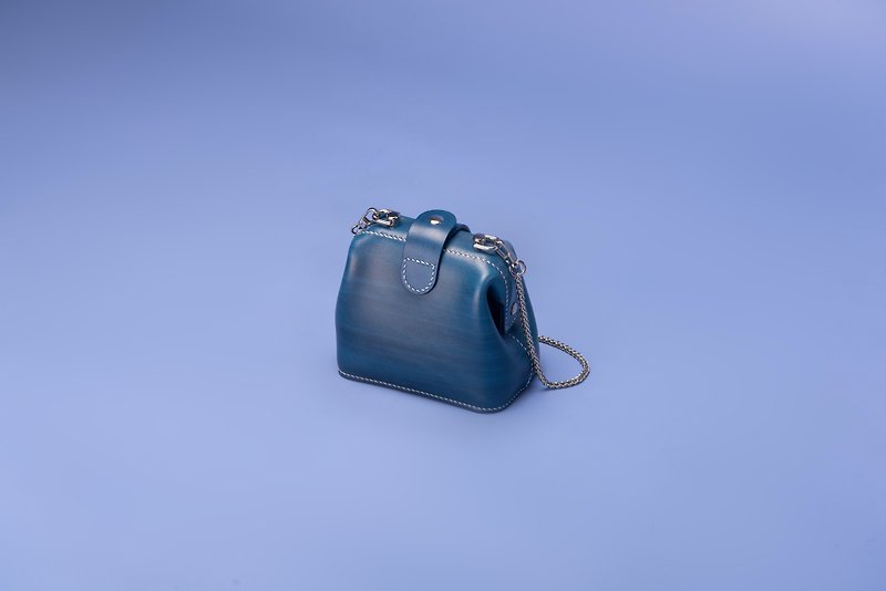 [Hand dyeing] [Christmas gift] [Couple’s preference] [Creative souvenir] Golden bag - กระเป๋าแมสเซนเจอร์ - หนังแท้ สีเขียว