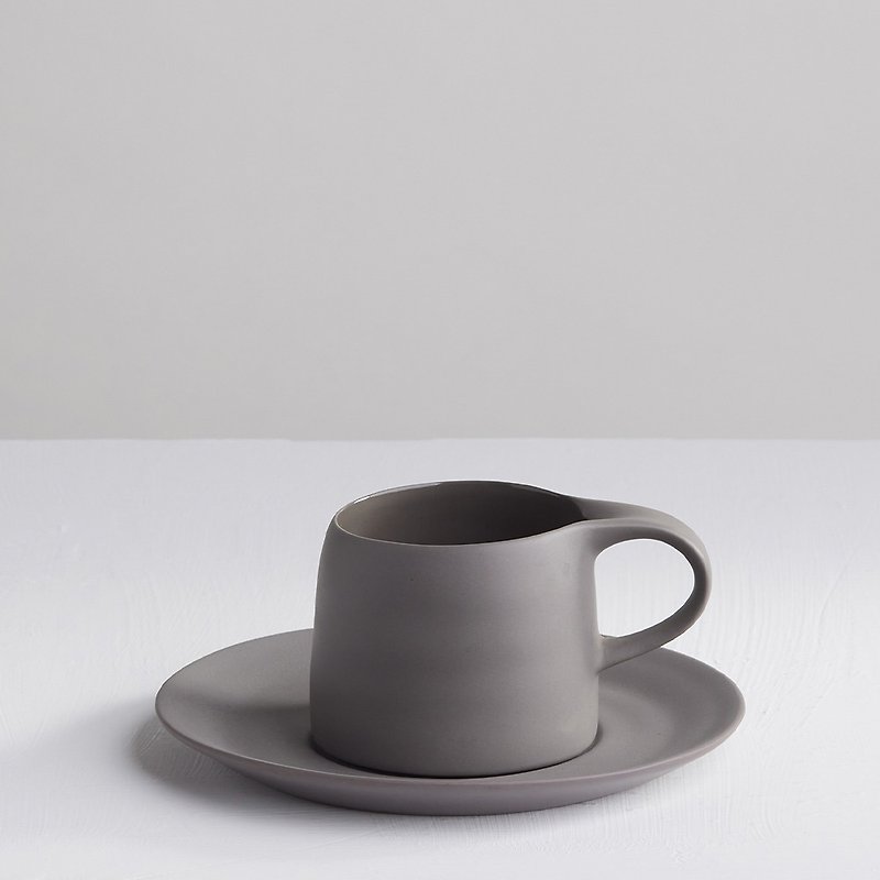 【3,co】Cappuccino Cup and Saucer Set (2pcs) - Gray - แก้วมัค/แก้วกาแฟ - เครื่องลายคราม สีเทา