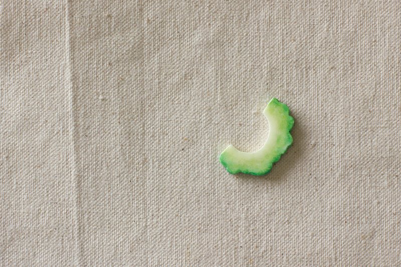 Handmade Bitter Gourd Sliced Pin Badge - เข็มกลัด - ดินเหนียว สีเขียว